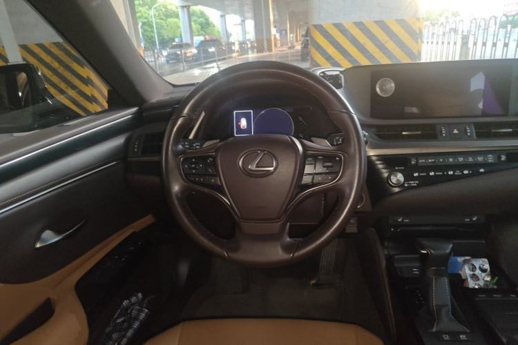 Used Lexus ES 2020 300h Premier Edition Steering Wheel