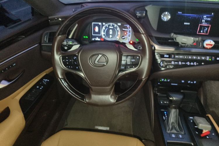 Used Lexus ES 2020 200 Luxury Edition Steering Wheel