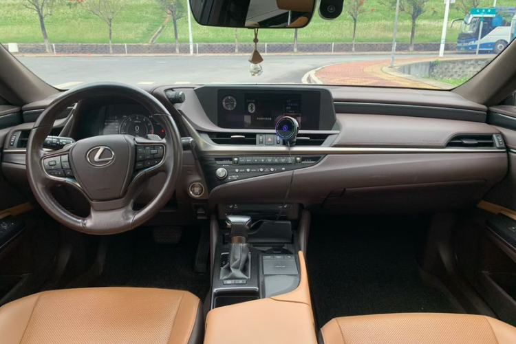 Used Lexus ES 2020 200 Excellence Edition Steering Wheel