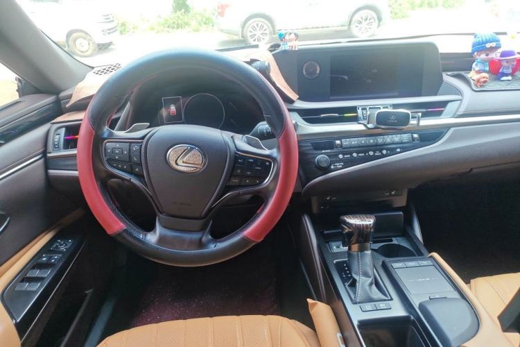 Used Lexus ES 2020 300h Premier Edition Steering Wheel