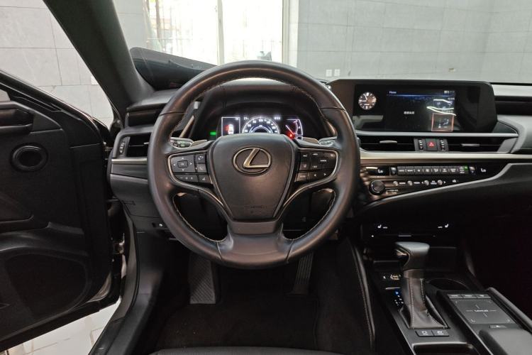 Used Lexus ES 2020 300h Premier Edition Steering Wheel