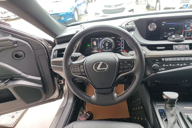 Used Lexus ES 2020 300h Premier Edition Steering Wheel