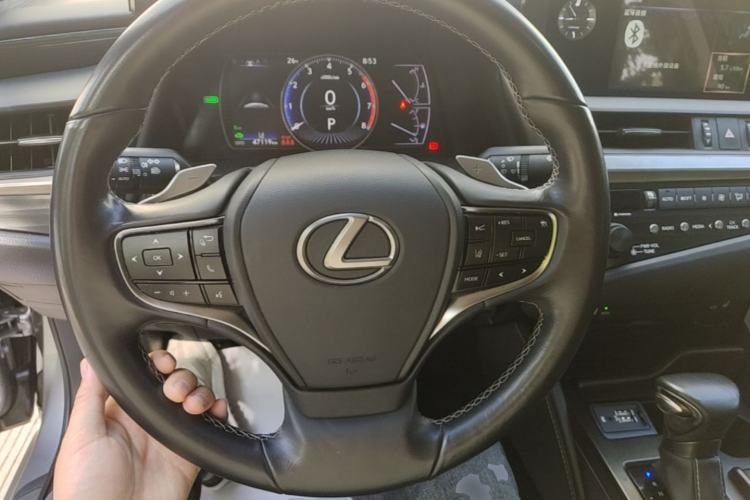 Used Lexus ES 2020 300h Premier Edition Steering Wheel