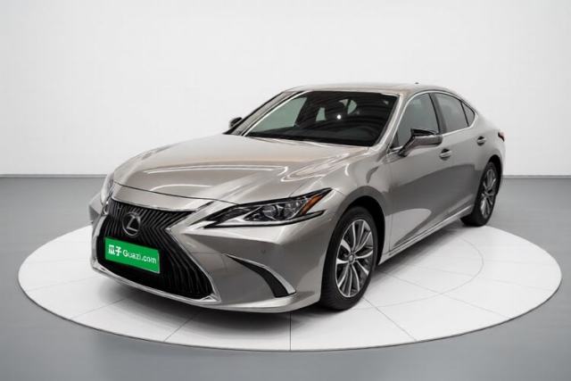 Ojetý Lexus ES 2020 200 Excellence Edition