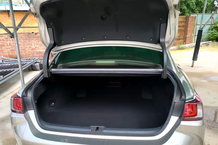 Used Lexus ES 2020 260 Excellence Edition Trunk