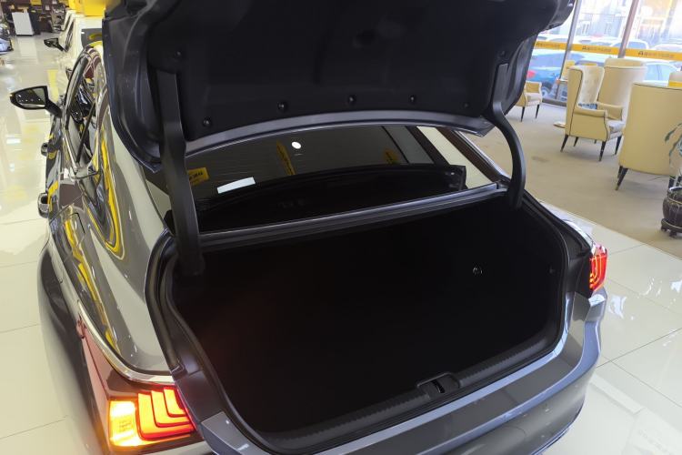 Used Lexus ES 2020 200 Luxury Edition Trunk