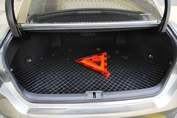 Used Lexus ES 2020 300h Premier Edition Trunk