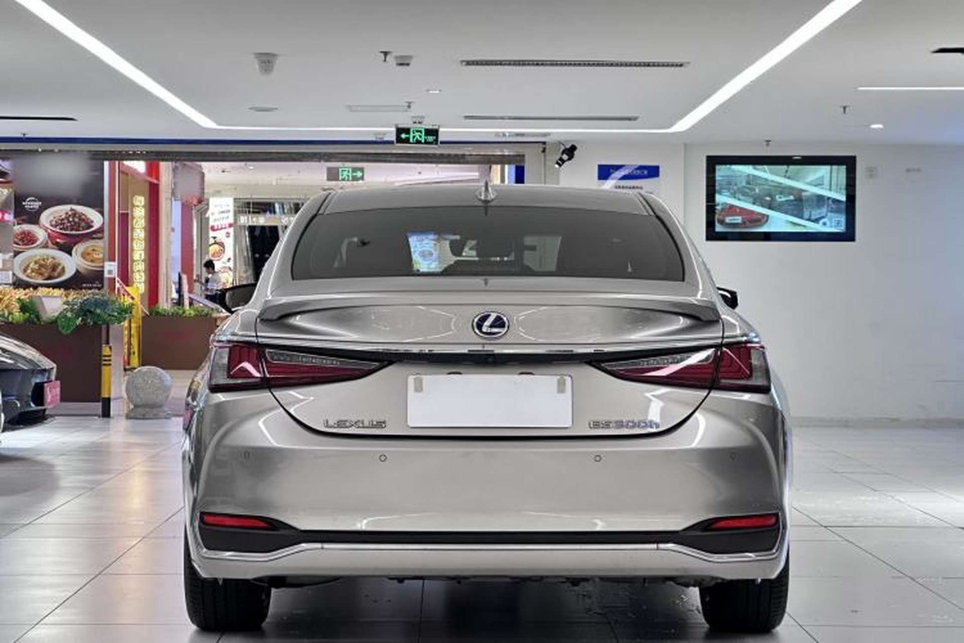 Used Lexus ES 2020 300h Premier Edition Trunk