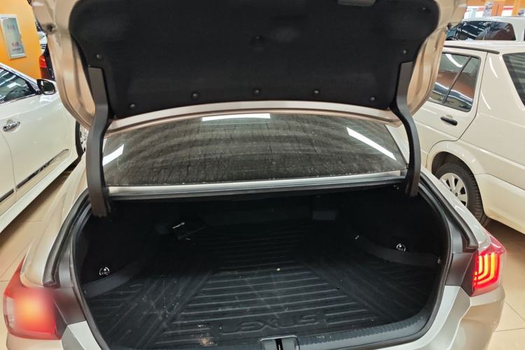 Used Lexus ES 2020 300h Premier Edition Trunk