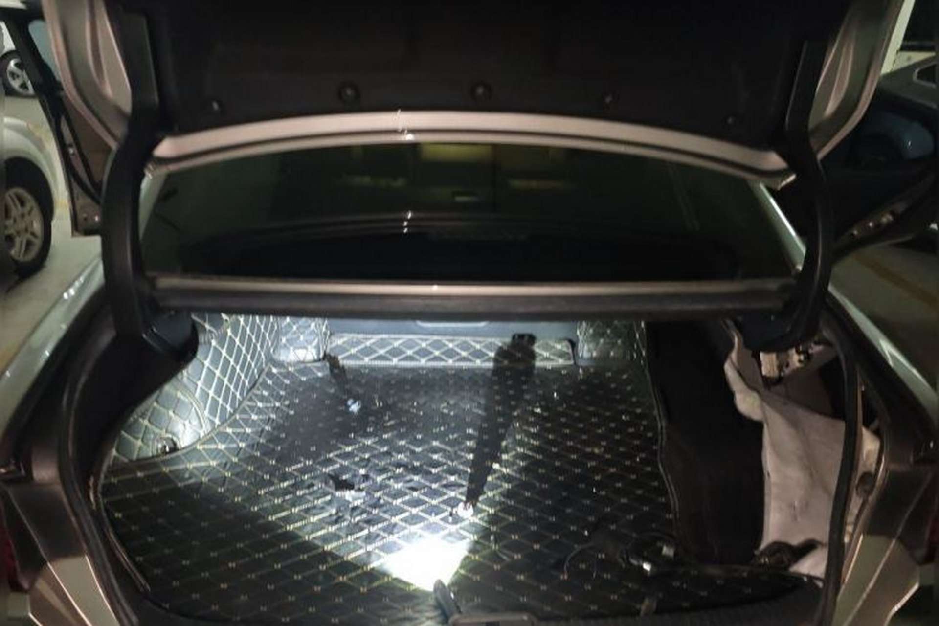 Used Lexus ES 2020 200 Excellence Edition Trunk