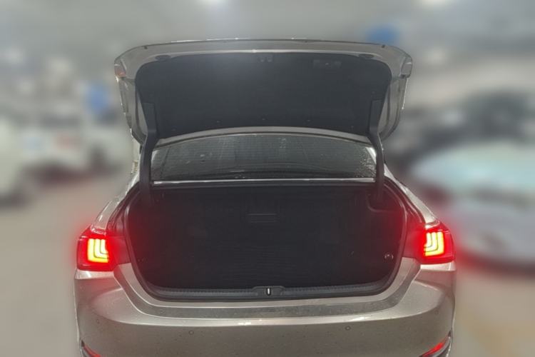 Used Lexus ES 2020 300h Premier Edition Trunk