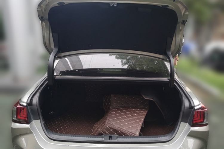 Used Lexus ES 2020 300h Premier Edition Trunk