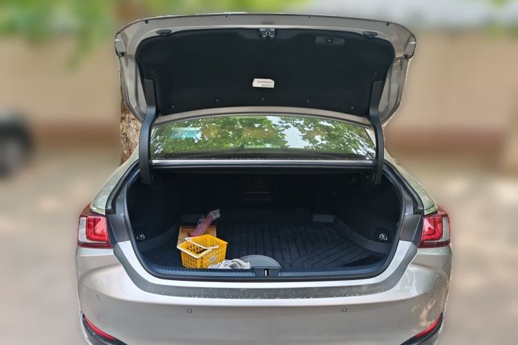 Used Lexus ES 2020 300h Premium Edition Trunk
