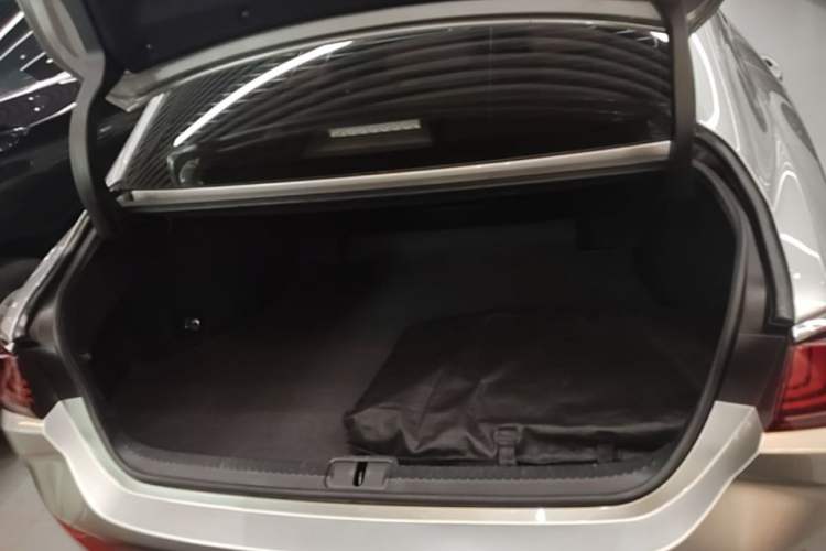 Used Lexus ES 2020 200 Excellence Edition Trunk