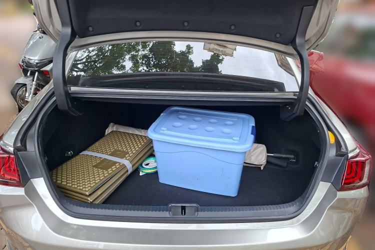 Used Lexus ES 2020 300h Premium Edition Trunk
