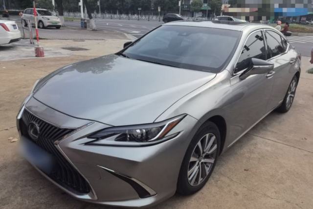 Used Lexus ES 2020 300h Premier Edition