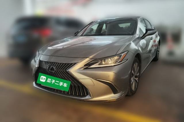 Ojetý Lexus ES 2020 200 Excellence Edition