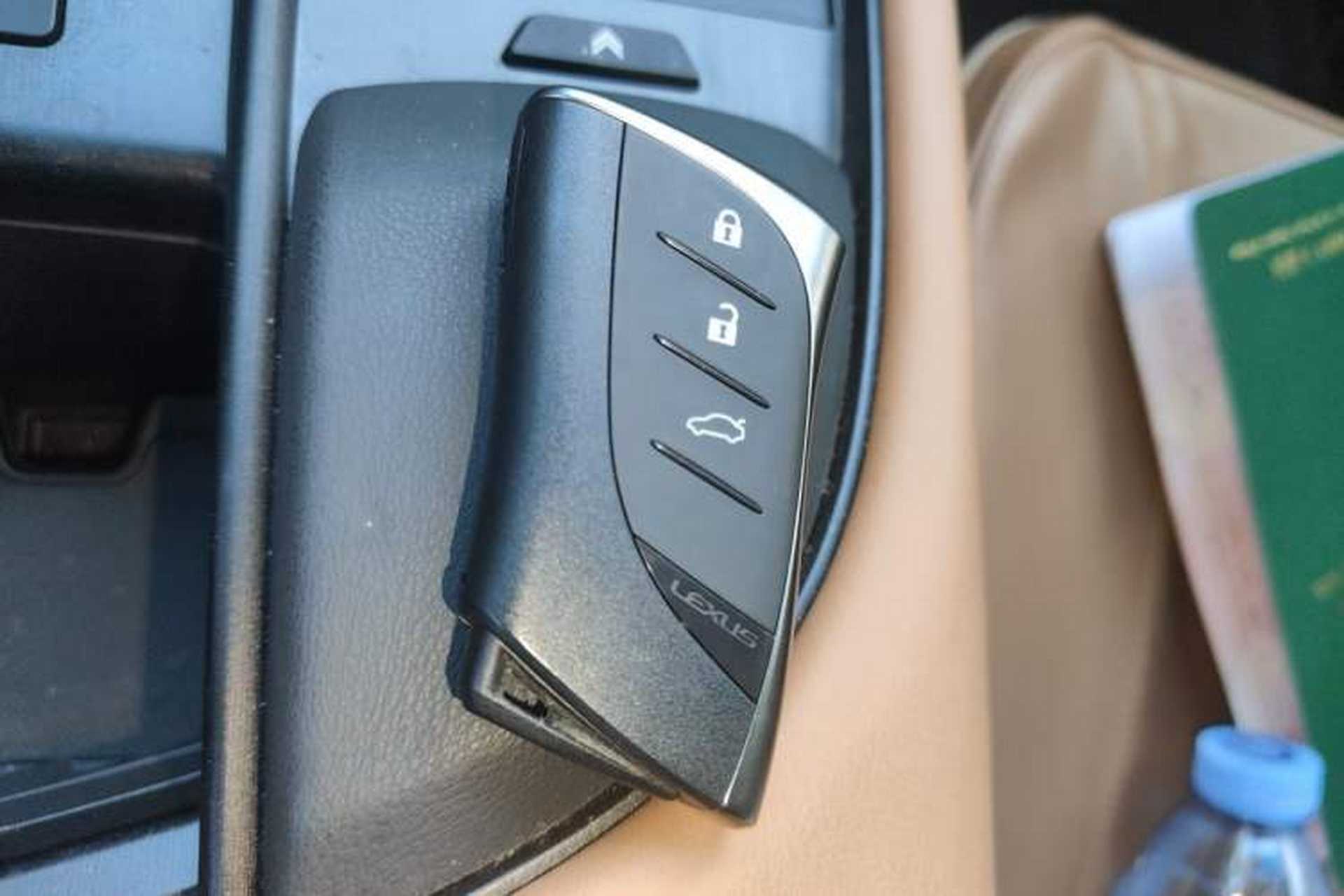 Used Lexus ES 2020 300h Premier Edition Vehicle Key