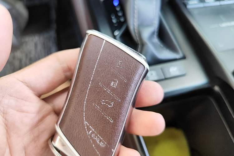 Used Lexus ES 2020 300h Premier Edition Vehicle Key