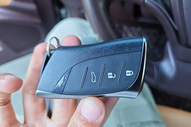 Used Lexus ES 2020 300h Premier Edition Vehicle Key