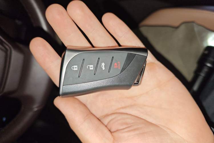 Used Lexus ES 2020 300h Deluxe Edition Vehicle Key