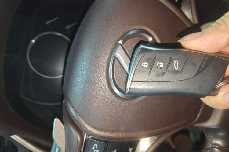Used Lexus ES 2020 300h Premier Edition Vehicle Key