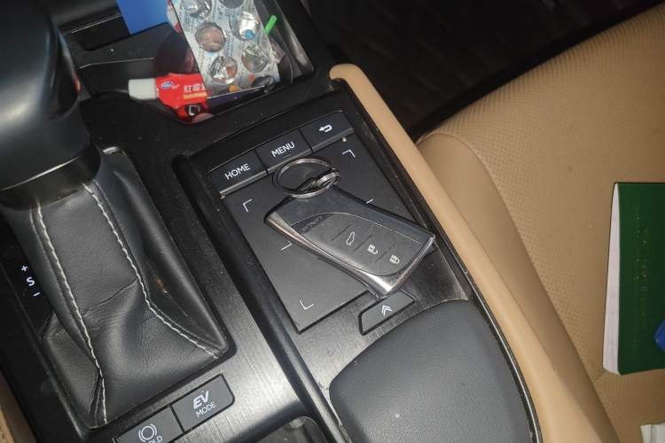 Used Lexus ES 2020 300h Premier Edition Vehicle Key