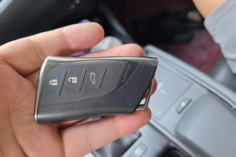 Used Lexus ES 2020 300h Premier Edition Vehicle Key