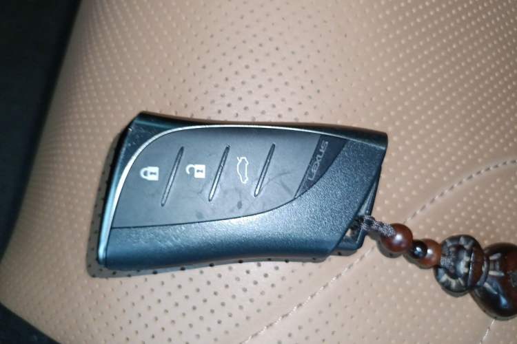 Used Lexus ES 2020 300h Premium Edition Vehicle Key