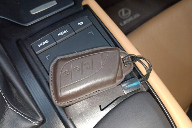 Used Lexus ES 2020 300h Premier Edition Vehicle Key