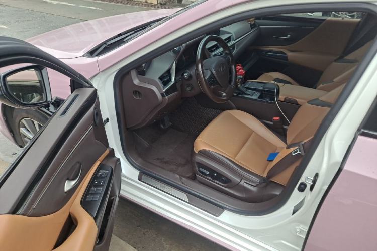 Used Lexus ES 2020 200 Excellence Edition Driver Seat