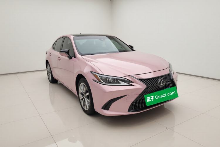 Used Lexus ES 2020 200 Excellence Edition Front Right 45 Deg