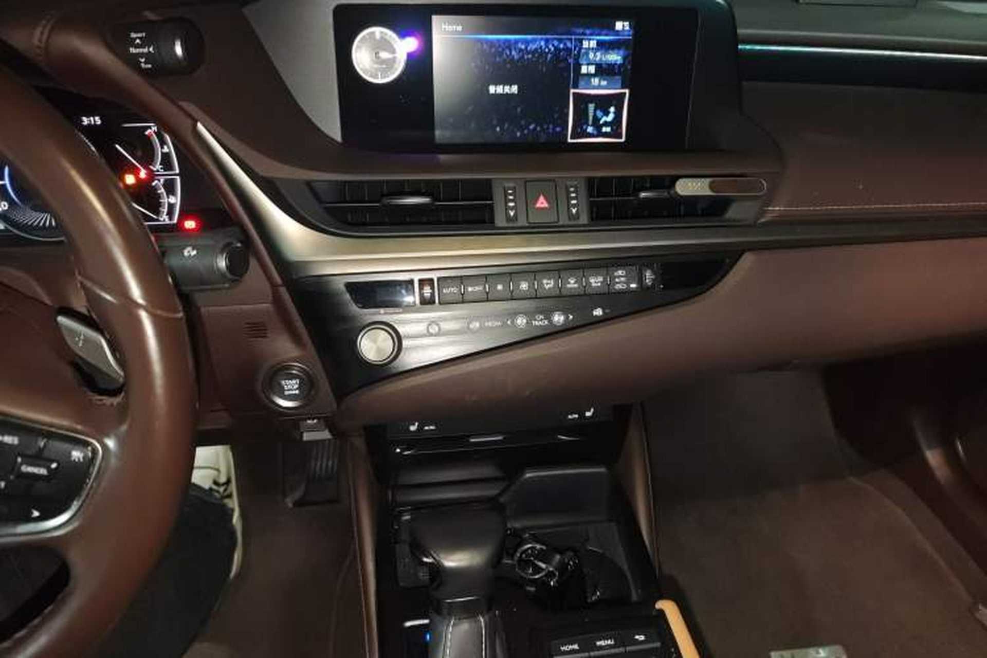 Used Lexus ES 2020 200 Excellence Edition Audio And AC Panel