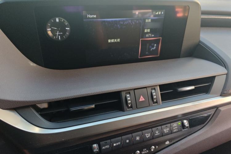 Used Lexus ES 2020 200 Excellence Edition Audio And AC Panel