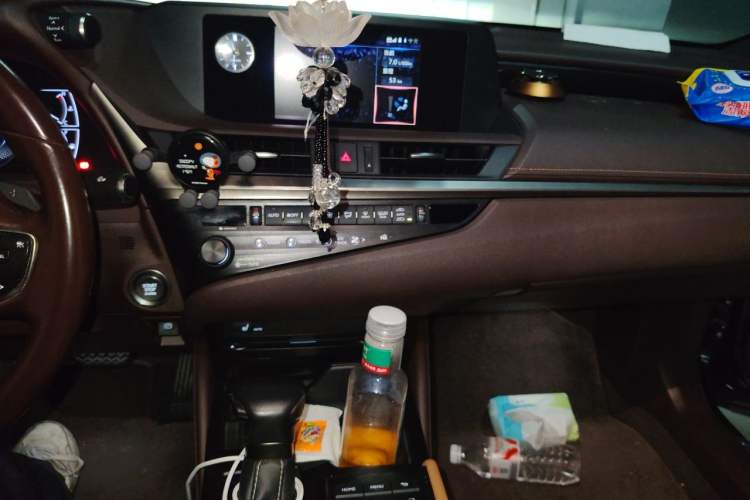 Used Lexus ES 2020 200 Excellence Edition Audio And AC Panel