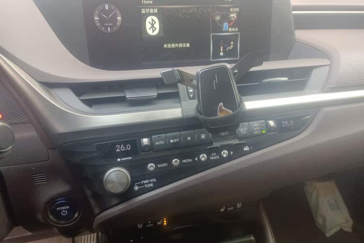 Used Lexus ES 2020 300h Deluxe Edition Audio And AC Panel