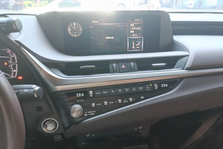 Used Lexus ES 2020 200 Excellence Edition Audio And AC Panel