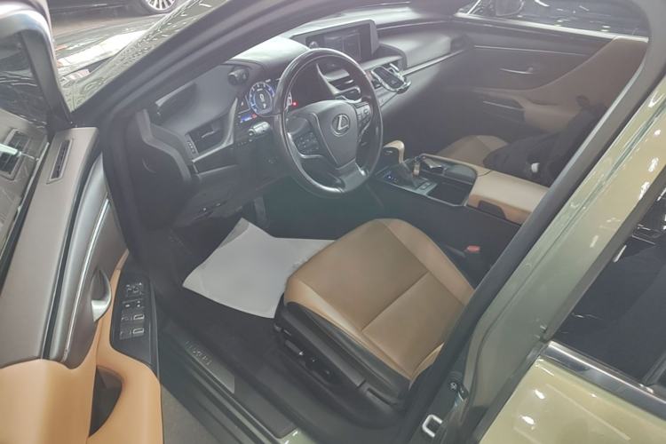 Used Lexus ES 2020 200 Excellence Edition Driver Seat