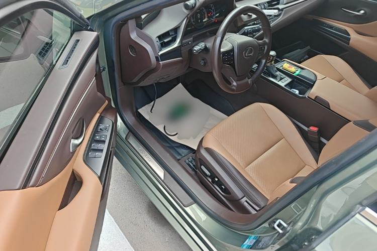 Used Lexus ES 2020 200 Excellence Edition Driver Seat