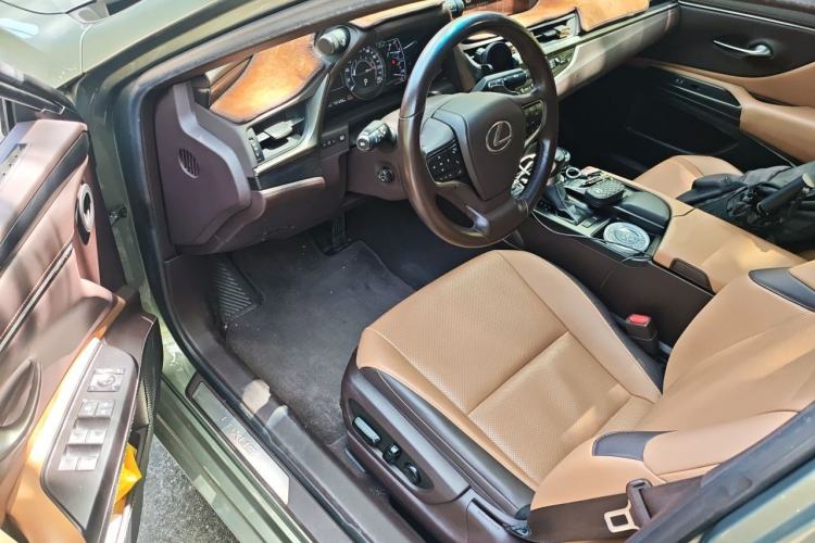 Used Lexus ES 2020 200 Excellence Edition Driver Seat