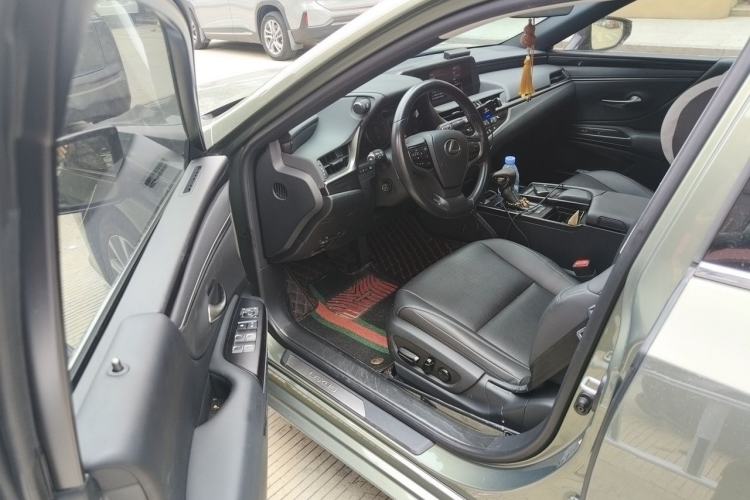 Used Lexus ES 2020 200 Excellence Edition Driver Seat