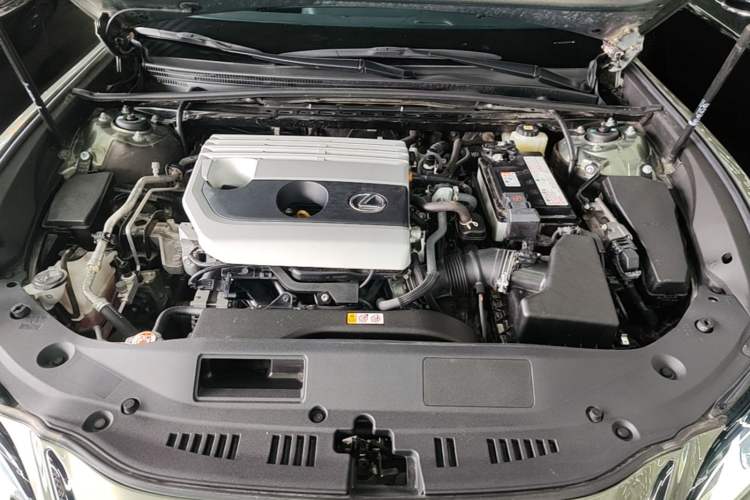 Used Lexus ES 2020 200 Excellence Edition Engine Bay