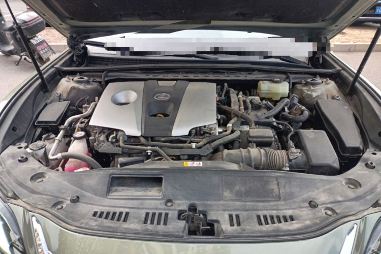 Used Lexus ES 2020 300h Deluxe Edition Engine Bay