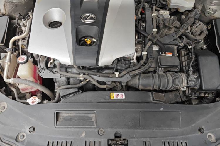 Used Lexus ES 2020 300h Premier Edition Engine Bay