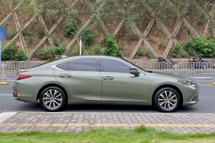 Used Lexus ES 2020 200 Excellence Edition Exterior 2