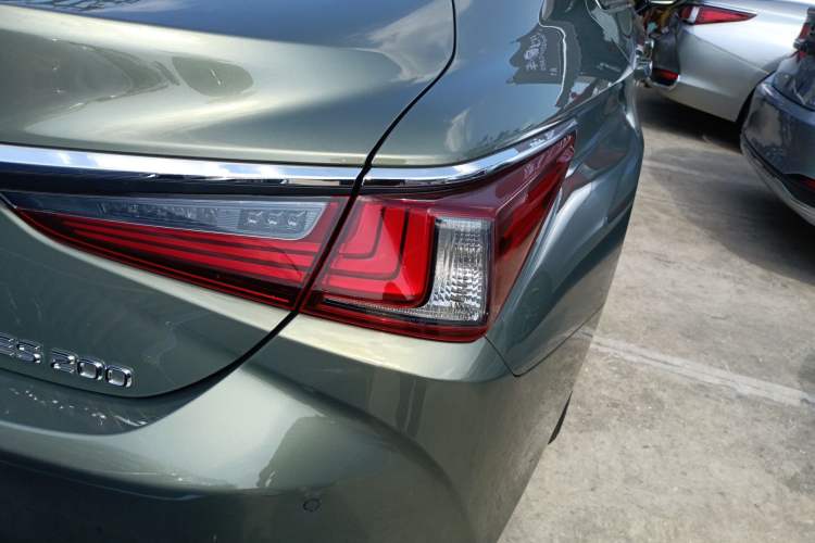 Used Lexus ES 2020 200 Excellence Edition Exterior 3