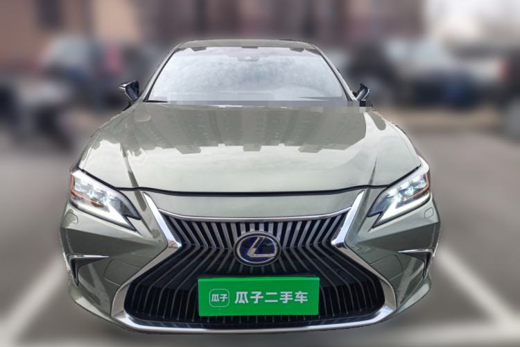 Used Lexus ES 2020 300h Deluxe Edition Front