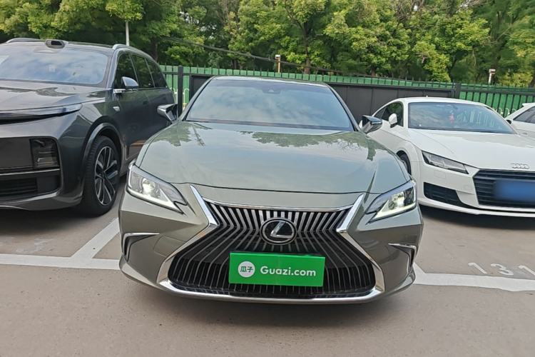 Used Lexus ES 2020 200 Excellence Edition Front