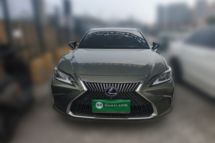 Used Lexus ES 2020 300h Premier Edition Front