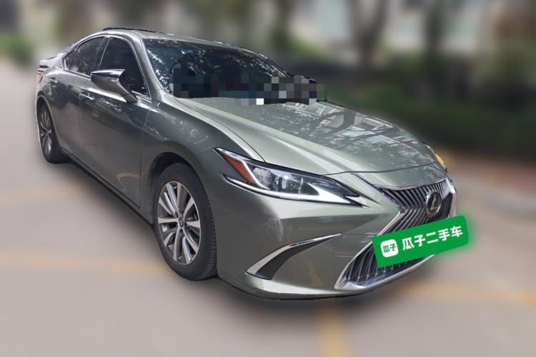 Used Lexus ES 2020 200 Excellence Edition Front Right 45 Deg